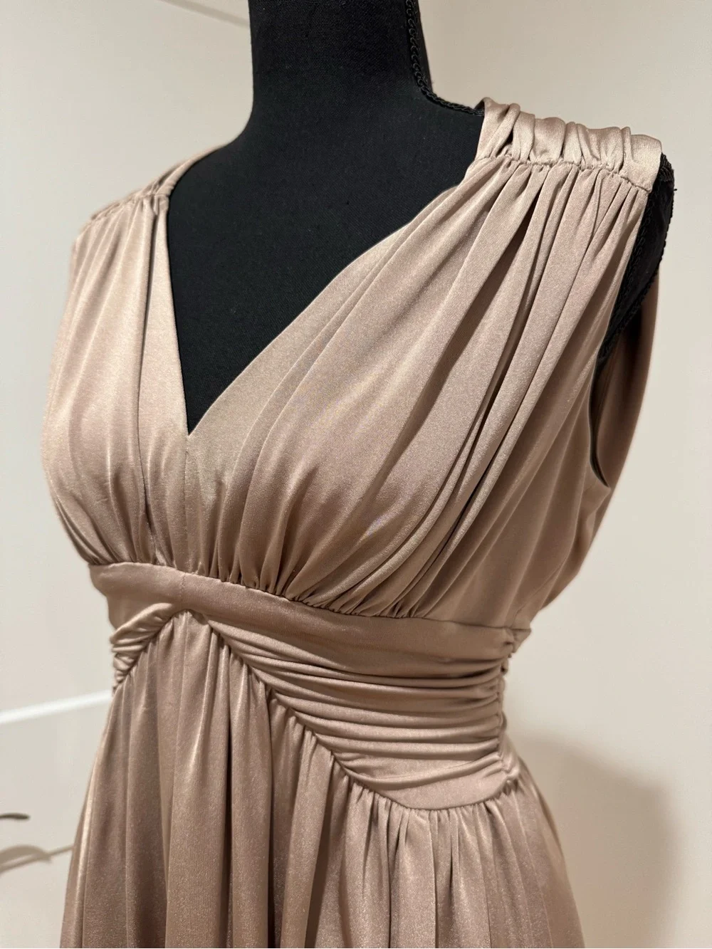 NWOT Boston Proper Champagne Sleeveless V-Neck Gathered-Waist Midi Dress Size 8